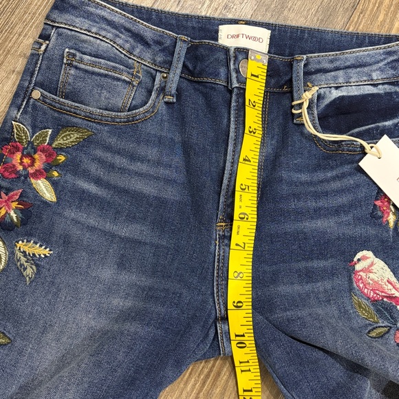 Driftwood Kelly Embroidered Bird and Floral Jeans 
Size 25/31 - Picture 8 of 9